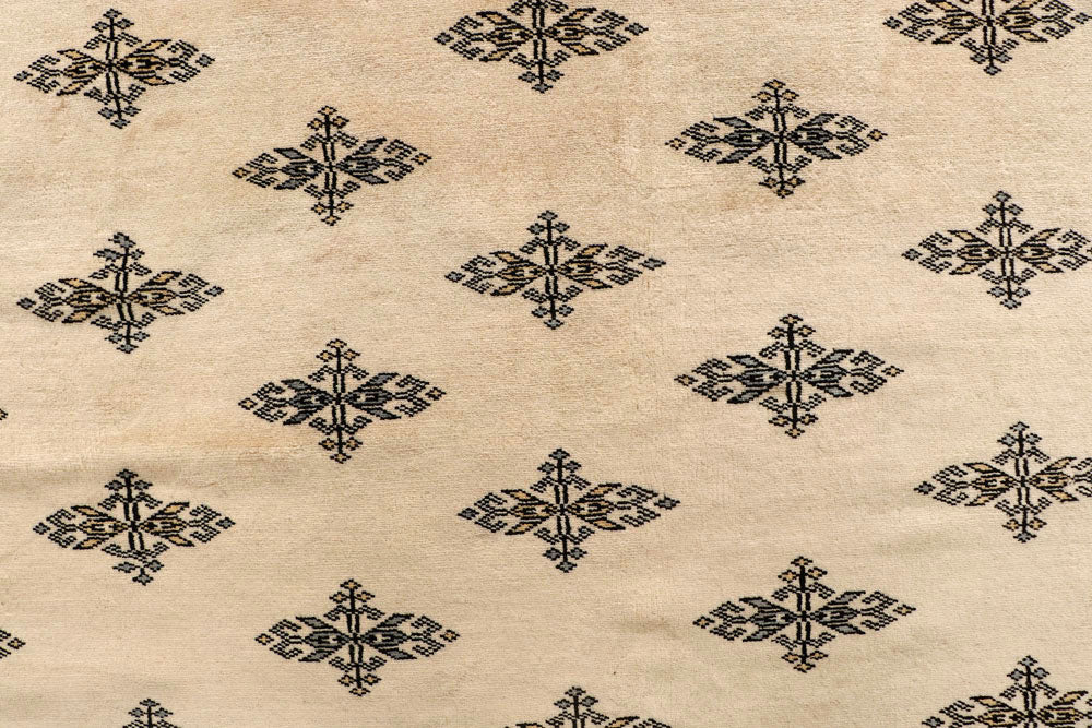 Bisque Butterfly 9' 10 x 13' 11 - No. 59578 - ALRUG Rug Store