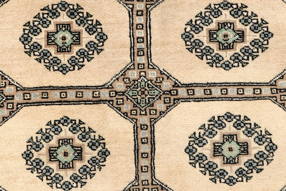 Navajo White Jaldar 6' 5 x 8' 6 - No. 59681 - ALRUG Rug Store