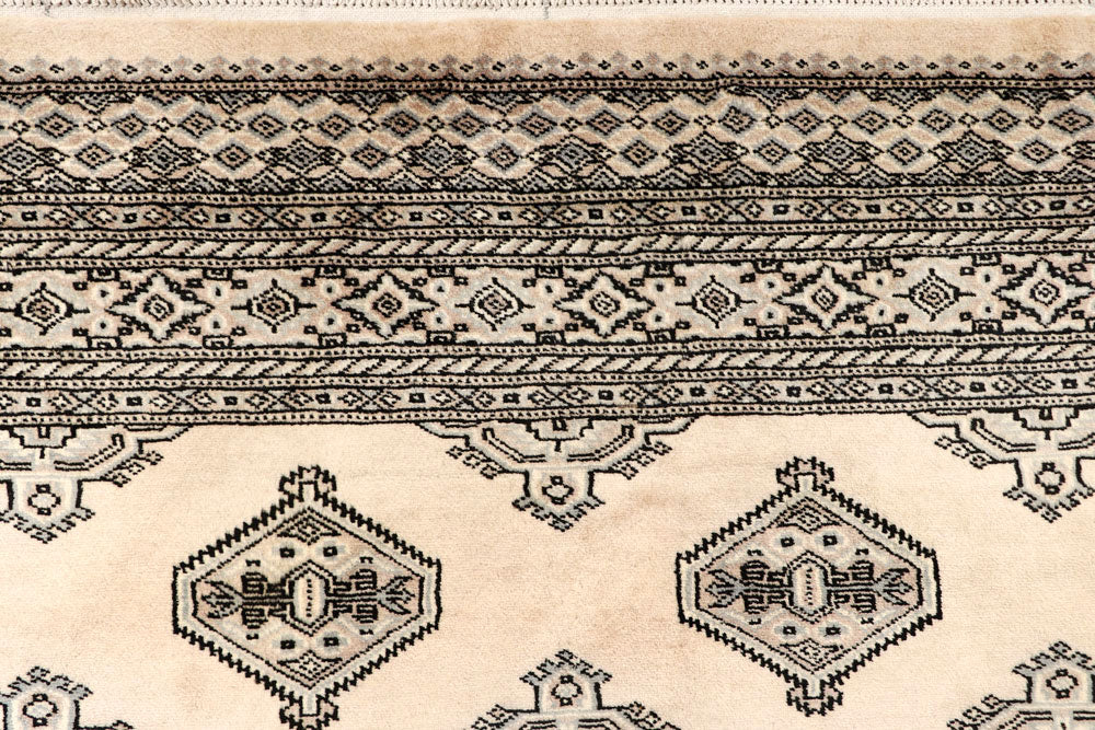 Navajo White Jaldar 6' 11 x 8' 9 - No. 59682 - ALRUG Rug Store