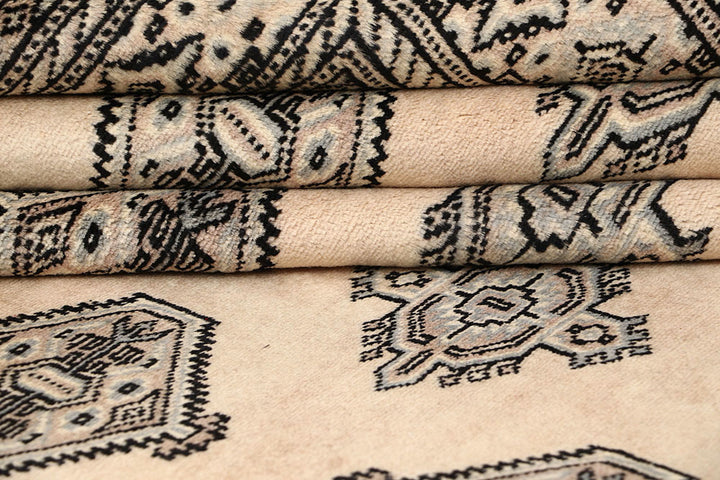 Navajo White Jaldar 6' 11 x 8' 9 - No. 59682 - ALRUG Rug Store