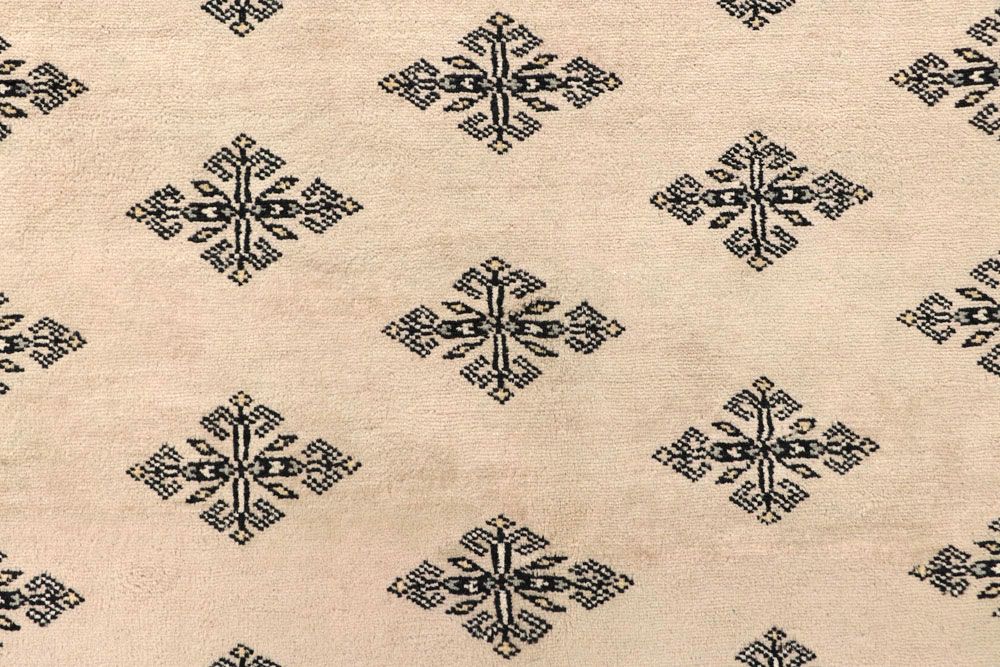 Butterfly 6' 8 x 8' 8 - No. 59696 - ALRUG Rug Store