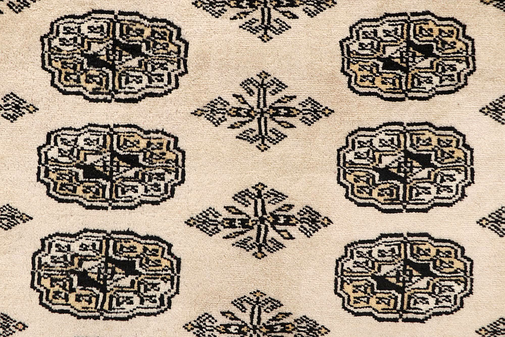 Bisque Bokhara 6' 6 x 8' 4 - No. 59710 - ALRUG Rug Store