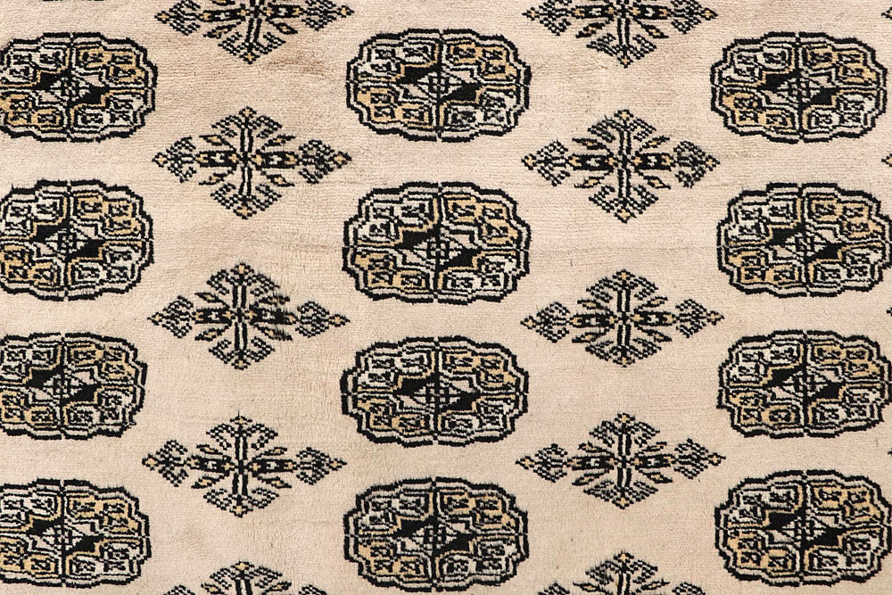 Bisque Bokhara 8' 10 x 12' 1 - No. 59863 - ALRUG Rug Store