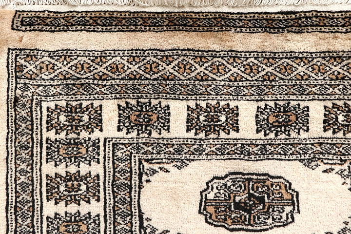 Blanched Almond Bokhara 2' 7 x 14' 3 - No. 59979 - ALRUG Rug Store