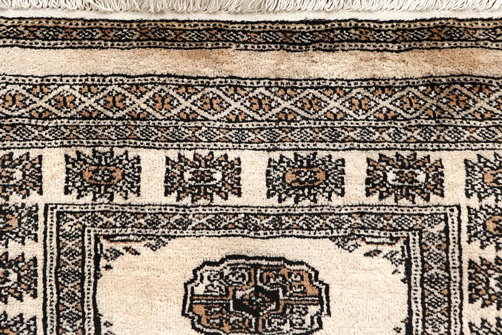 Blanched Almond Bokhara 2' 7 x 14' 3 - No. 59979 - ALRUG Rug Store