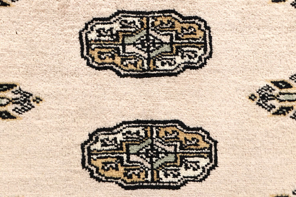 Blanched Almond Bokhara 2' 7 x 13' 3 - No. 59980 - ALRUG Rug Store