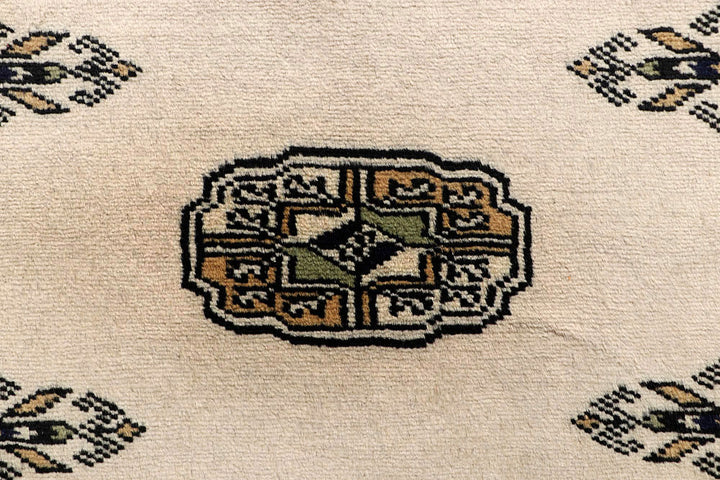 Blanched Almond Bokhara 2' 7 x 13' 2 - No. 59986 - ALRUG Rug Store