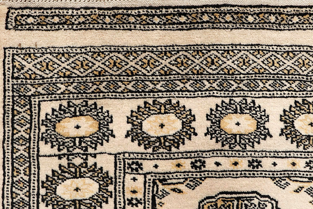 Bisque Bokhara 2' 7 x 13' 1 - No. 59987 - ALRUG Rug Store