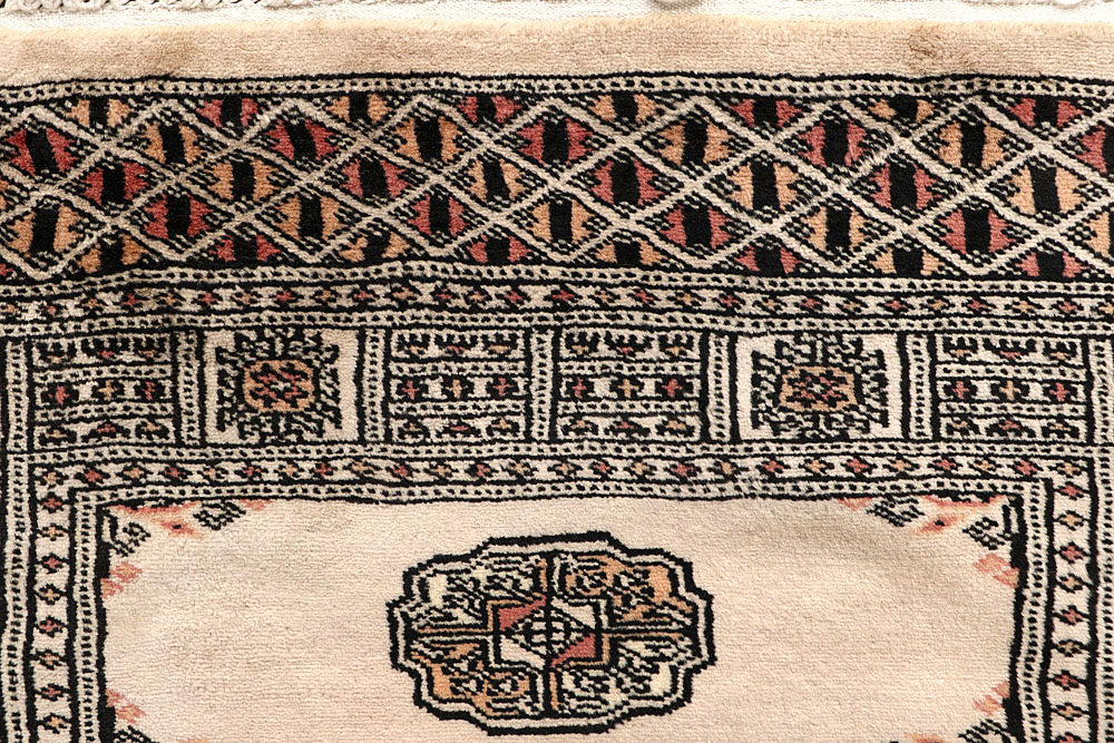 Bisque Bokhara 2' 7 x 13' 7 - No. 59994 - ALRUG Rug Store