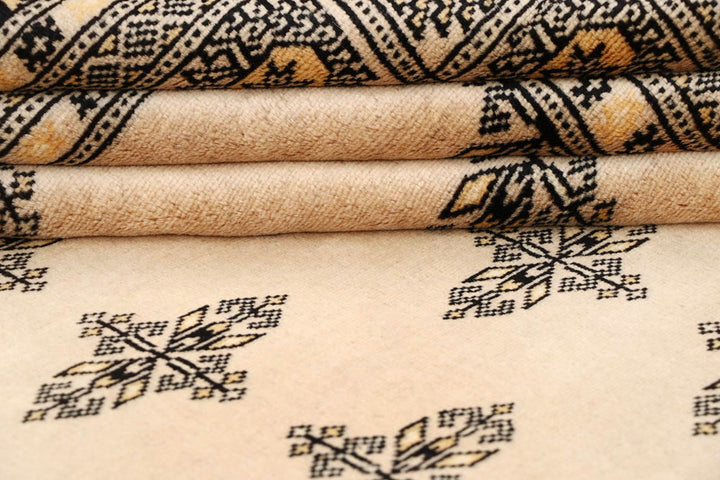 Bisque Butterfly 6' 1 x 9' 1 - No. 60216 - ALRUG Rug Store