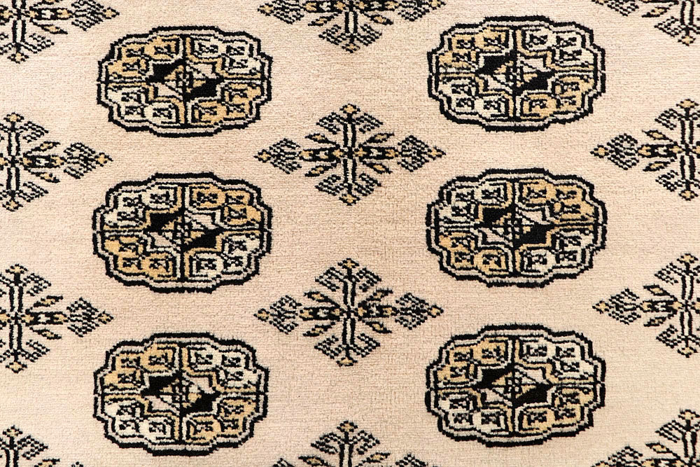 Bisque Bokhara 6' x 9' - No. 60218 - ALRUG Rug Store