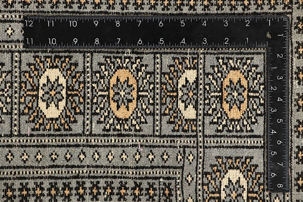 Silver Bokhara 6' x 9' - No. 60244 - ALRUG Rug Store