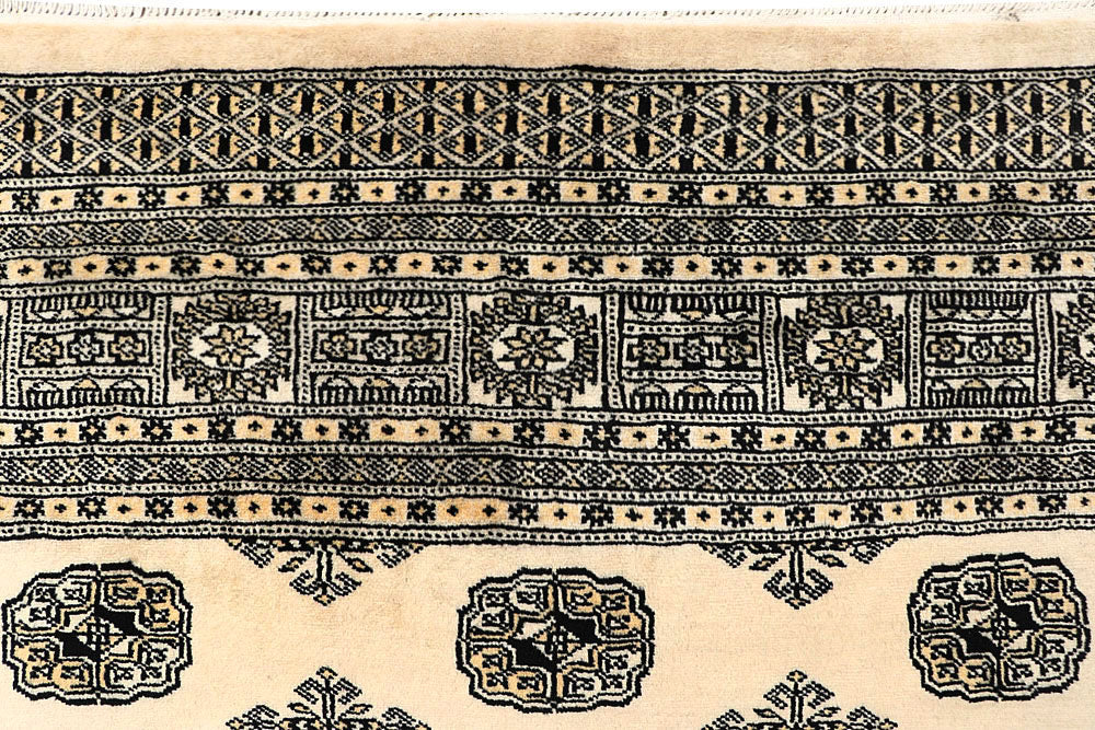 Cornsilk Bokhara 6' x 9' 1 - No. 60275 - ALRUG Rug Store