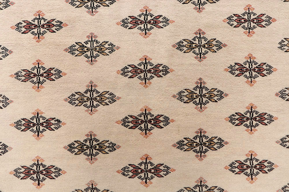 Bisque Butterfly 6' 1 x 8' 8 - No. 60295 - ALRUG Rug Store