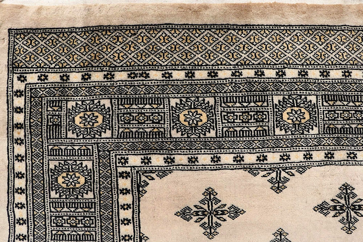 Bisque Butterfly 6' 1 x 9' 3 - No. 60296 - ALRUG Rug Store