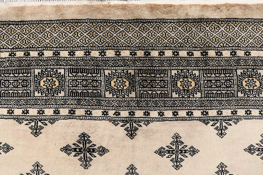 Bisque Butterfly 6' 1 x 9' 3 - No. 60296 - ALRUG Rug Store