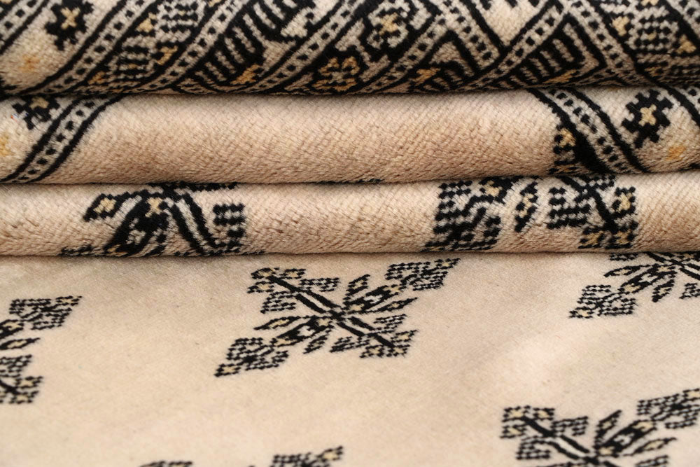 Bisque Butterfly 6' 1 x 9' 3 - No. 60296 - ALRUG Rug Store