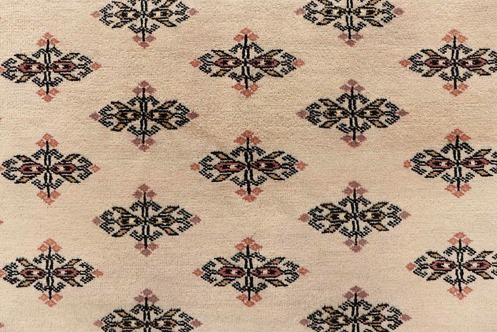 Bisque Butterfly 6' 2 x 8' 10 - No. 60297 - ALRUG Rug Store