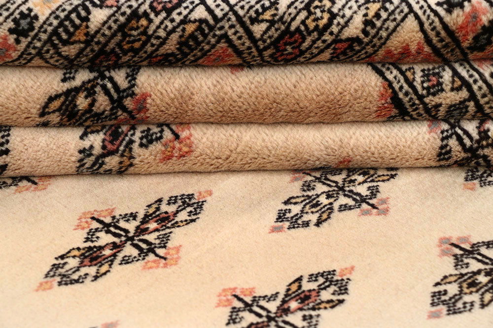 Bisque Butterfly 6' 2 x 8' 10 - No. 60297 - ALRUG Rug Store