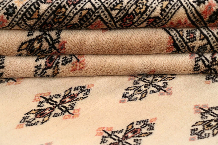 Bisque Butterfly 6' 2 x 8' 10 - No. 60297 - ALRUG Rug Store