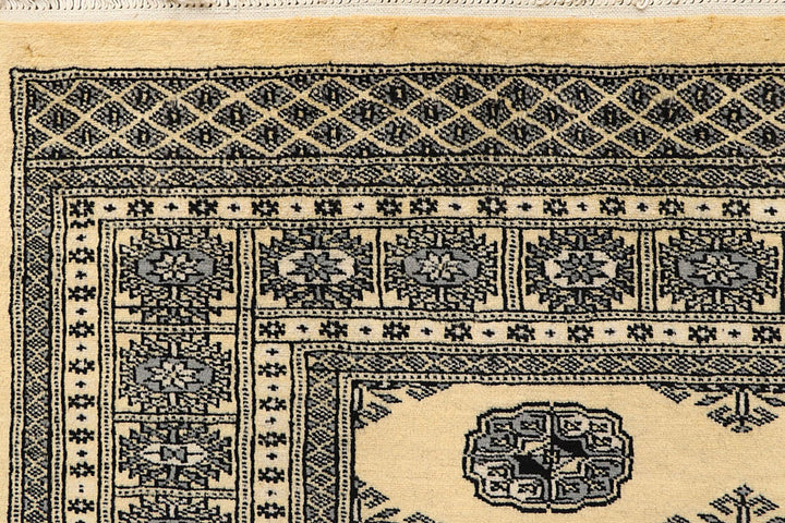 Cornsilk Bokhara 5' 6 x 7' 8 - No. 60524 - ALRUG Rug Store