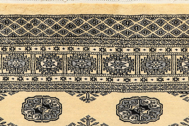 Cornsilk Bokhara 5' 6 x 7' 8 - No. 60524 - ALRUG Rug Store