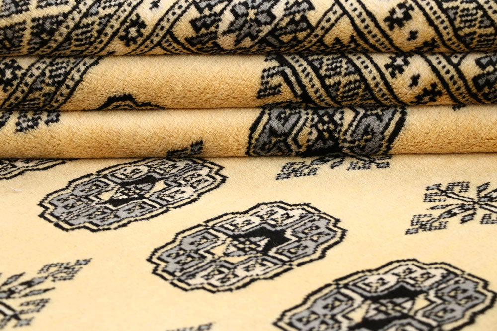 Cornsilk Bokhara 5' 6 x 7' 8 - No. 60524 - ALRUG Rug Store