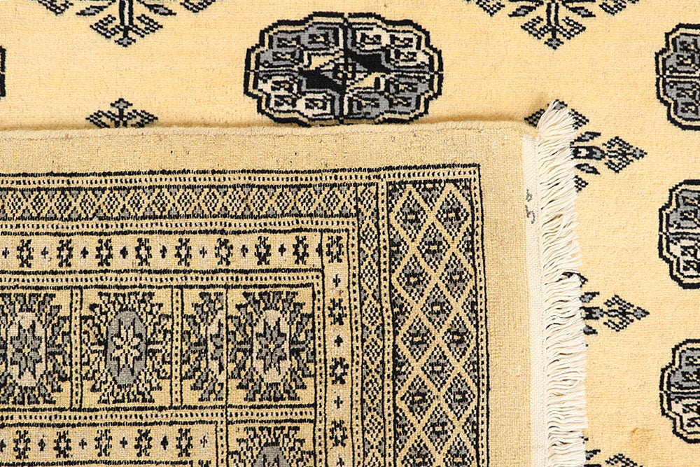 Cornsilk Bokhara 5' 6 x 7' 8 - No. 60524 - ALRUG Rug Store