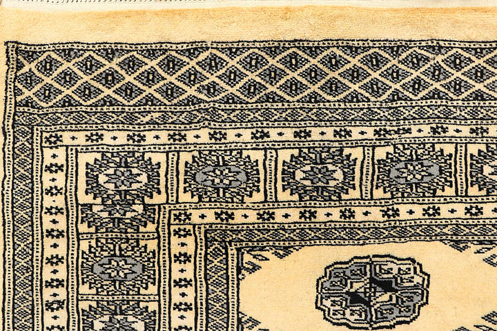 Cornsilk Bokhara 5' 5 x 7' 5 - No. 60525 - ALRUG Rug Store