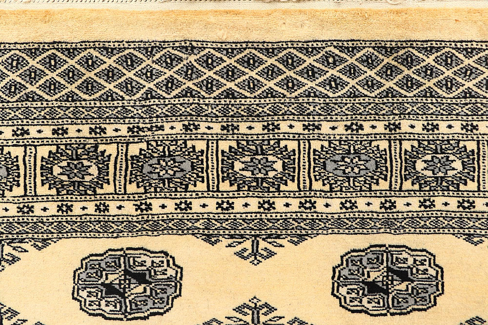 Cornsilk Bokhara 5' 5 x 7' 5 - No. 60525 - ALRUG Rug Store