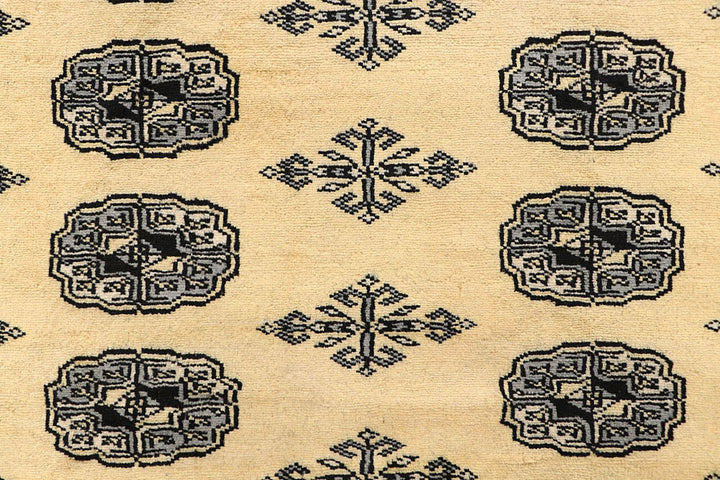 Cornsilk Bokhara 5' 5 x 7' 5 - No. 60525 - ALRUG Rug Store