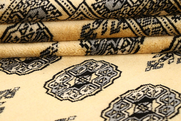 Cornsilk Bokhara 5' 5 x 7' 5 - No. 60525 - ALRUG Rug Store