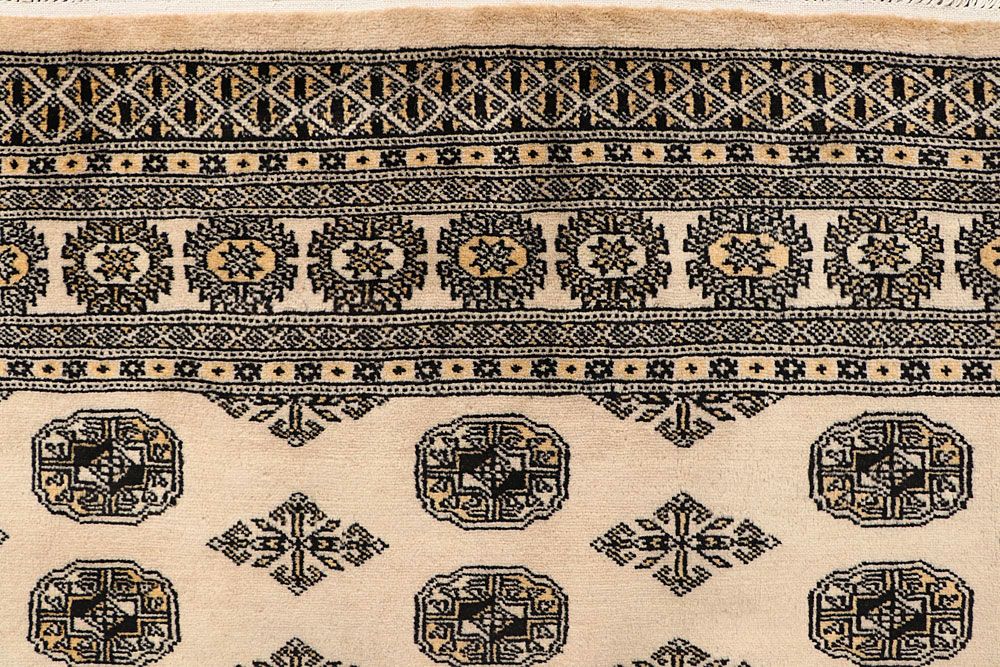 Bokhara 5' 6 x 8' 6 - No. 60529 - ALRUG Rug Store