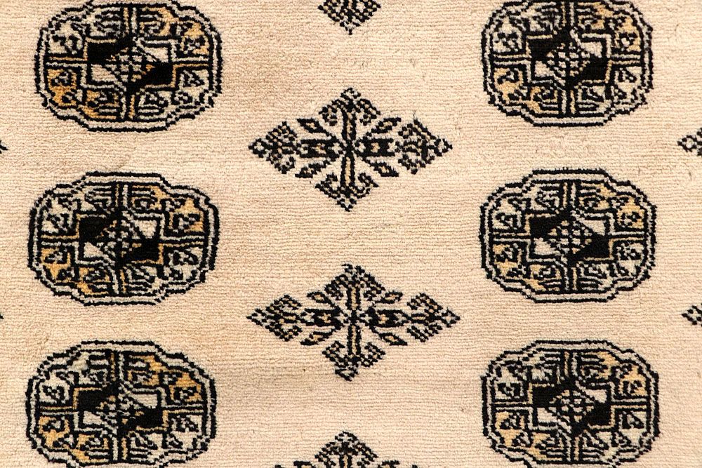 Bokhara 5' 6 x 8' 6 - No. 60529 - ALRUG Rug Store