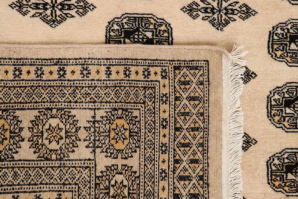 Bokhara 5' 6 x 8' 6 - No. 60529 - ALRUG Rug Store