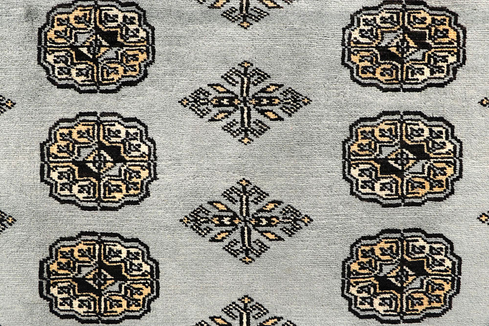 Silver Bokhara 5' 7 x 8' - No. 60534 - ALRUG Rug Store