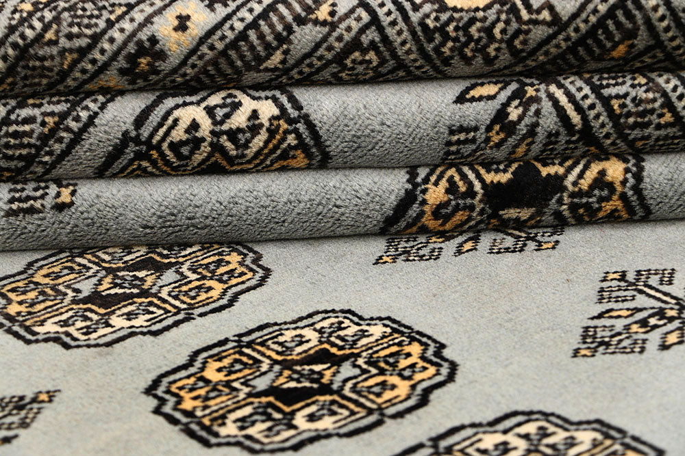 Silver Bokhara 5' 7 x 8' - No. 60534 - ALRUG Rug Store