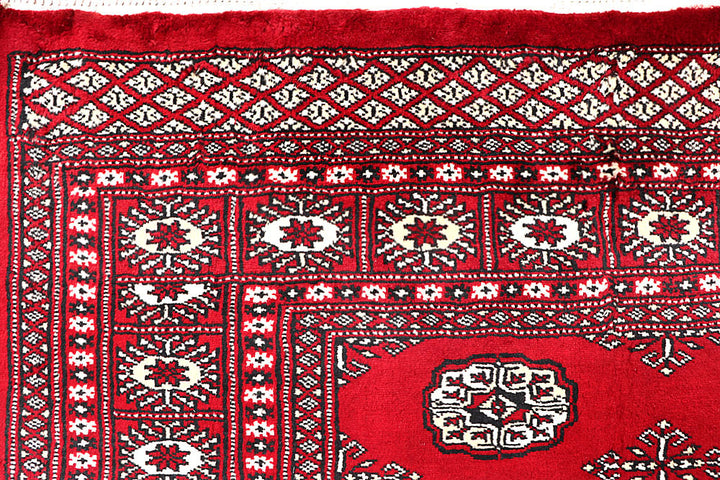 Red Bokhara 5' 6 x 8' 4 - No. 60551 - ALRUG Rug Store