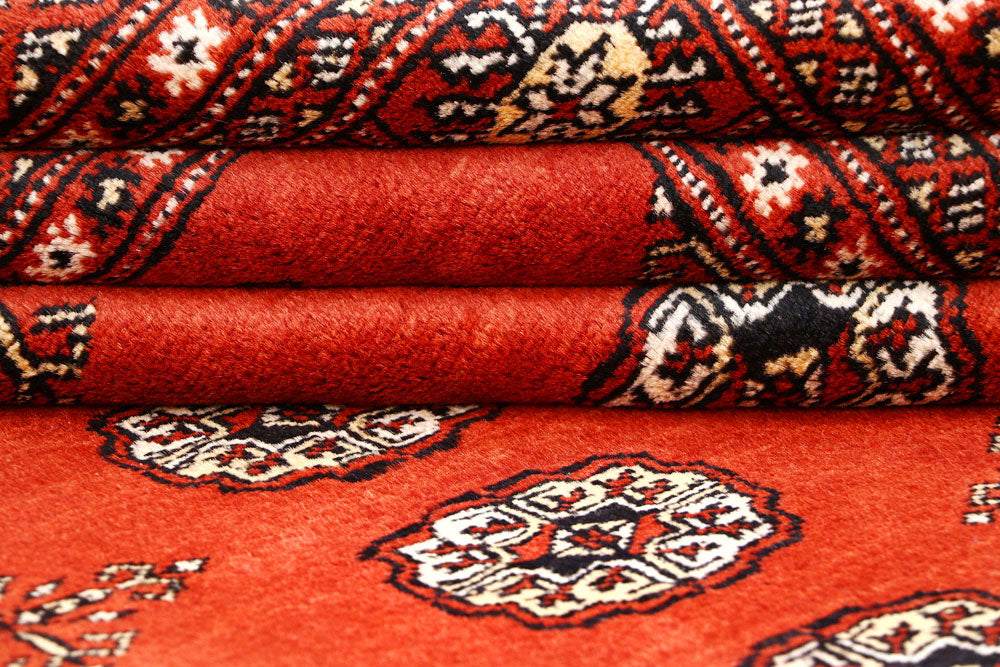 Tomato Bokhara 5' 7 x 8' 3 - No. 60625 - ALRUG Rug Store