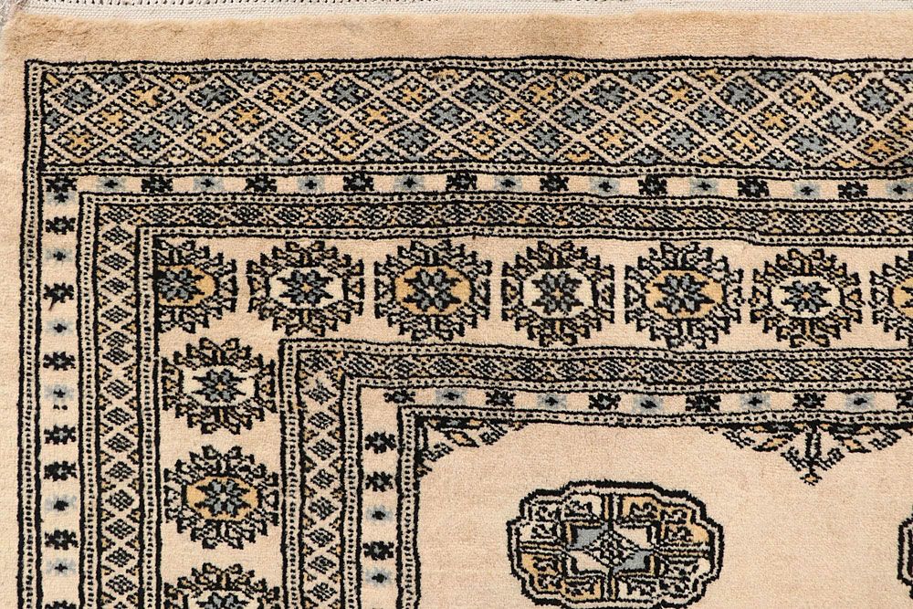 Bokhara 5' 6 x 7' 10 - No. 60632 - ALRUG Rug Store