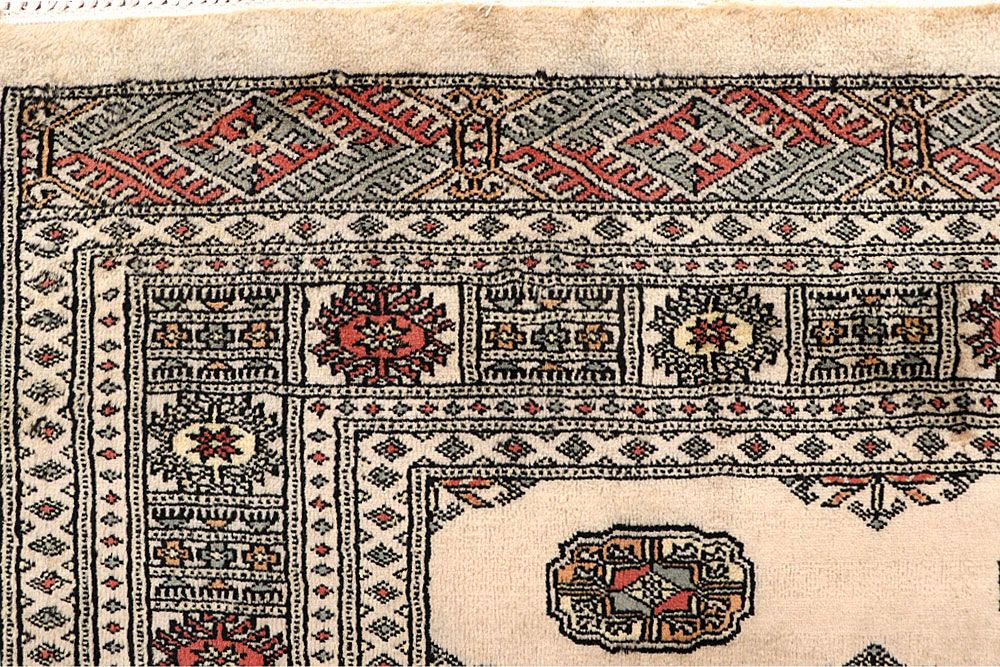 Bokhara 5' 6 x 8' 2 - No. 60633 - ALRUG Rug Store