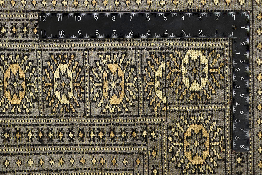Silver Bokhara 5' 6 x 8' - No. 60647 - ALRUG Rug Store