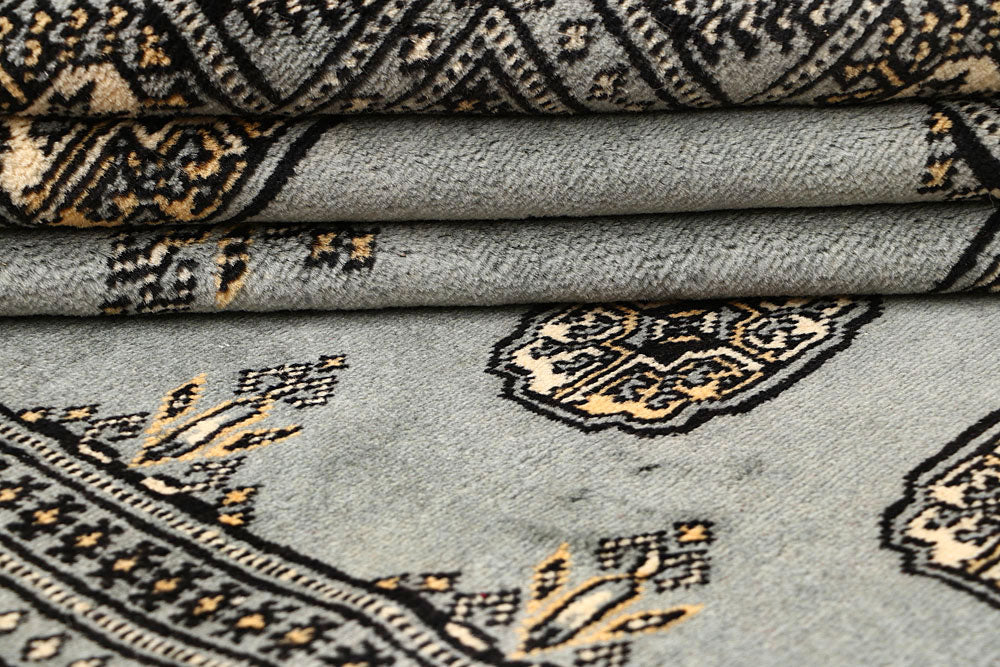 Silver Bokhara 4' 5 x 7' 7 - No. 60788 - ALRUG Rug Store