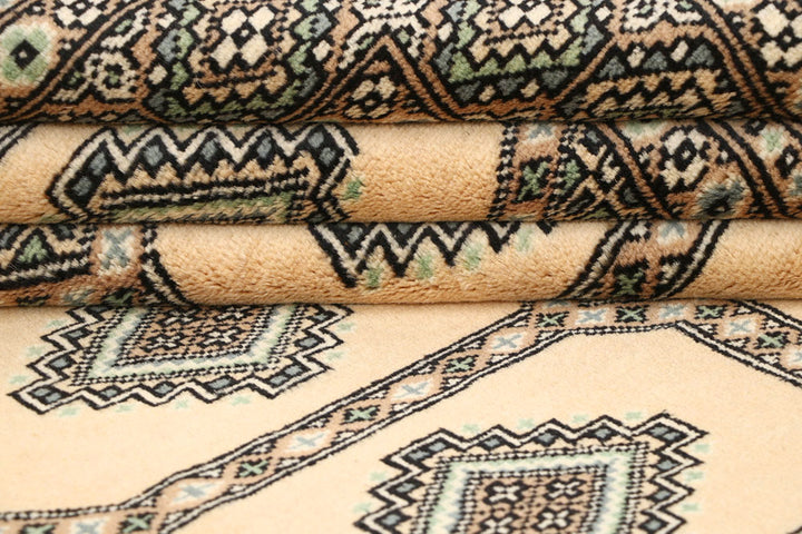 Navajo White Jaldar 6' 7 x 7' 1 - No. 60842 - ALRUG Rug Store