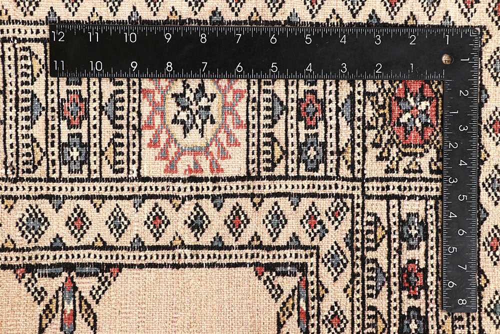 Cornsilk Bokhara 4' 2 x 6' - No. 60875 - ALRUG Rug Store