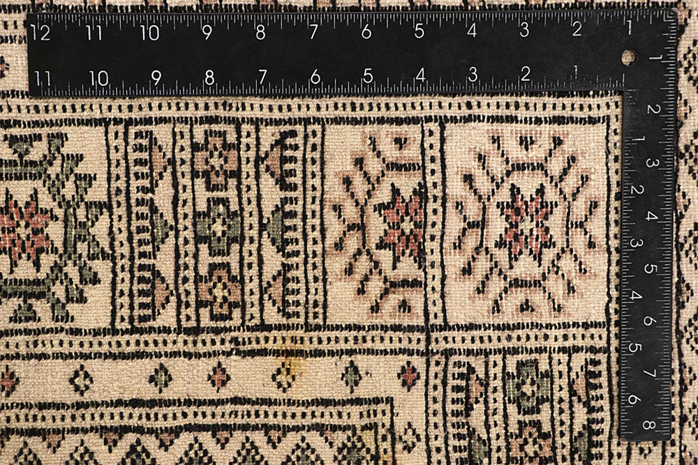 Bisque Bokhara 4' 1 x 6' 6 - No. 61028 - ALRUG Rug Store