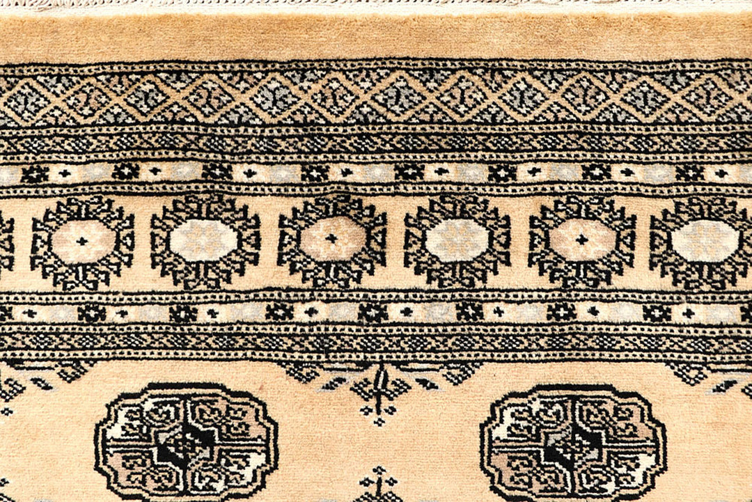 Blanched Almond Bokhara 4' 1 x 6' 4 - No. 61042