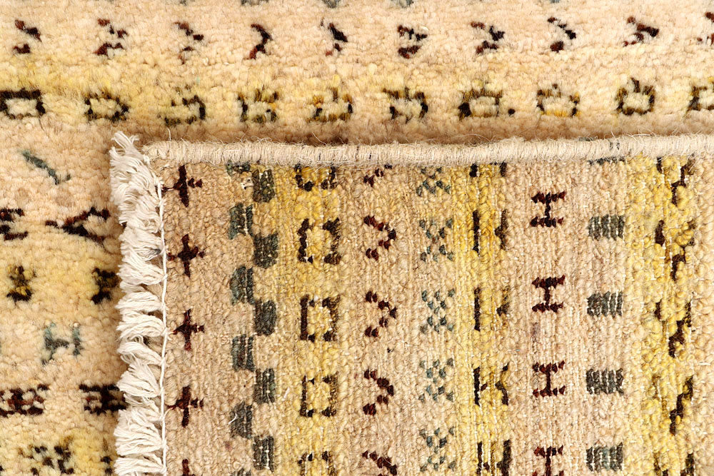 Bisque Gabbeh 2' 7 x 10' 1 - No. 61106 - ALRUG Rug Store