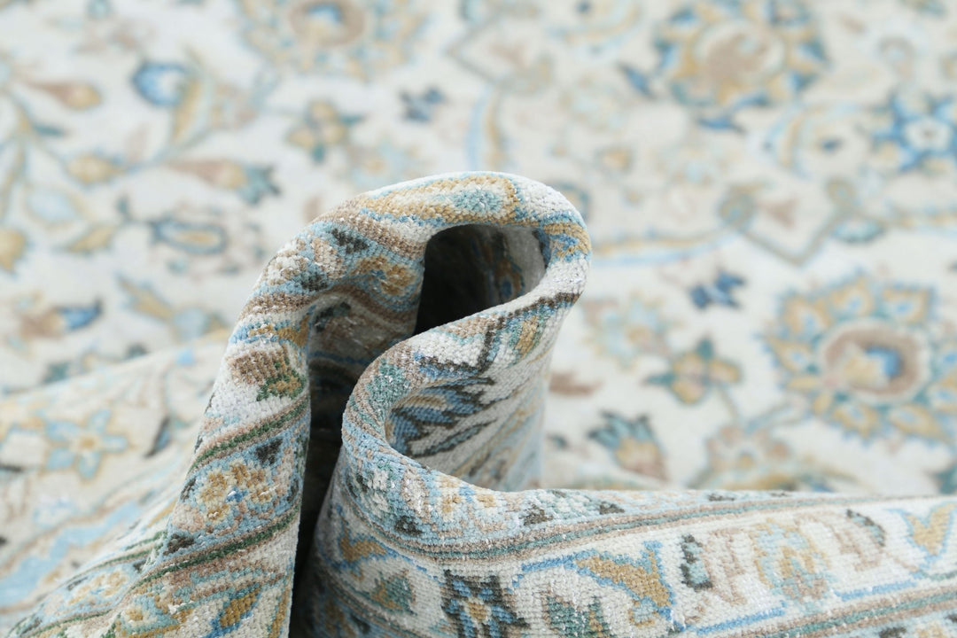 Kashan 8’ 7″ x 12’ 7″ - No. AV15020 - ALRUG Rug Store