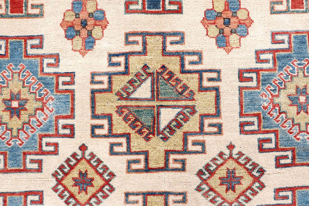 Kazak 5' x 6' 11 - No. 61613 - ALRUG Rug Store